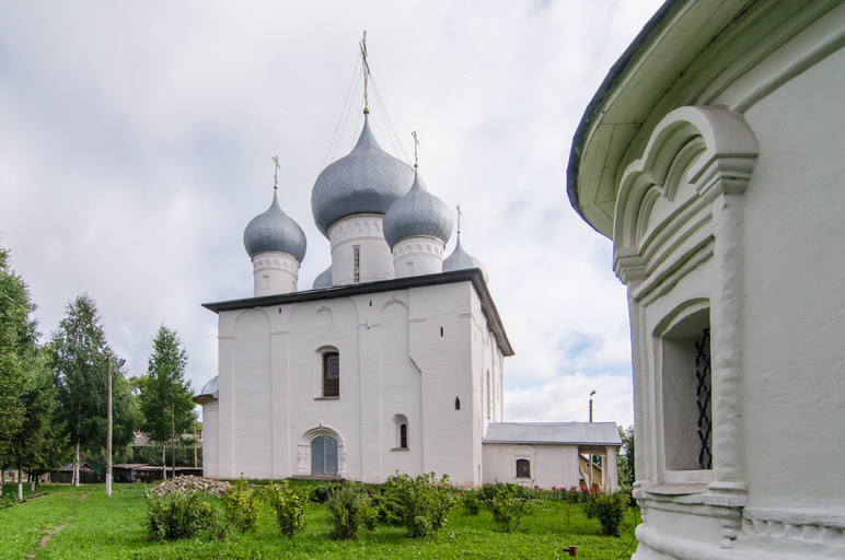 Успенская церковь)